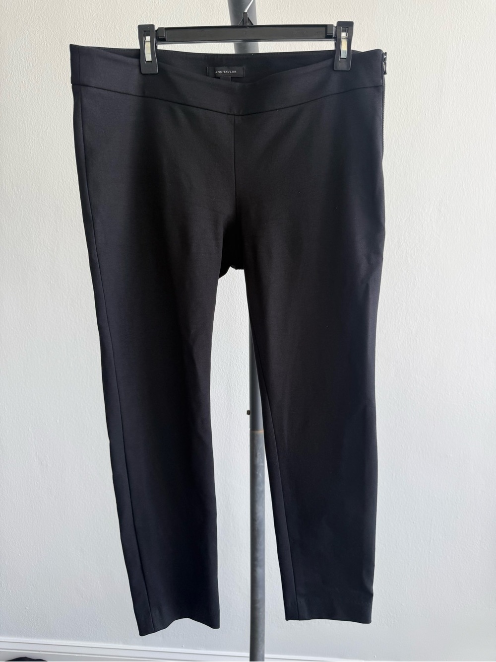 Ann Taylor Black Slim Ankle Pants Women Size 12 Side Zip Stretch Career Trousers